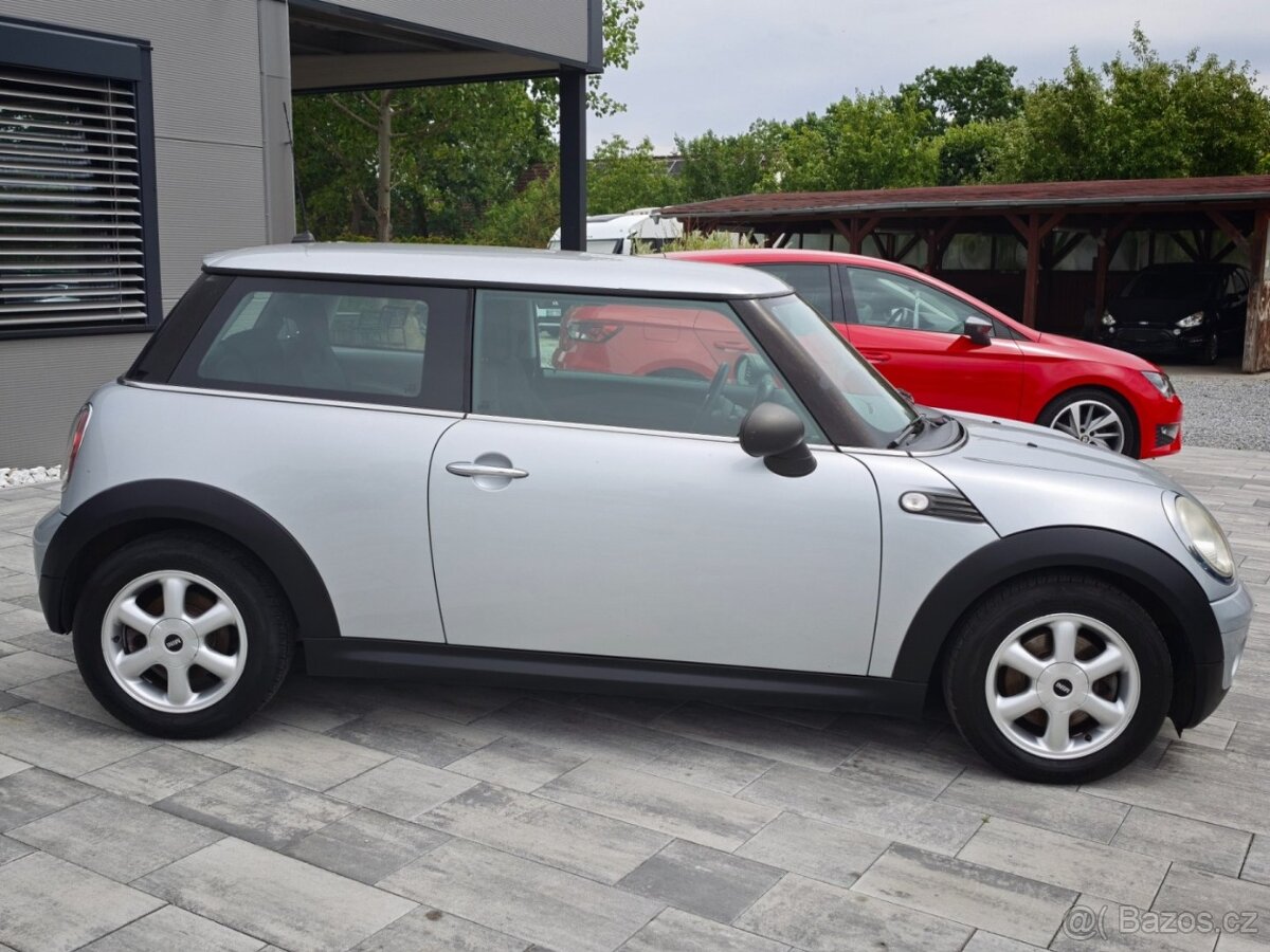 Mini Cooper ONE 1,4i 70Kw - 4