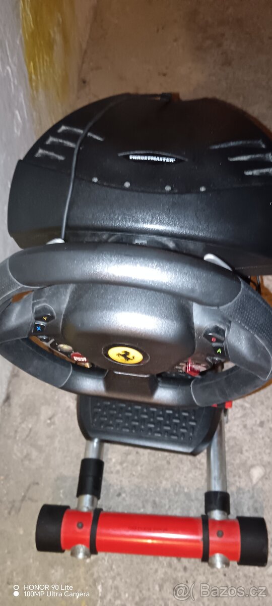 herní závodní volant Ferrari/Thrustmaster s pedály - 4