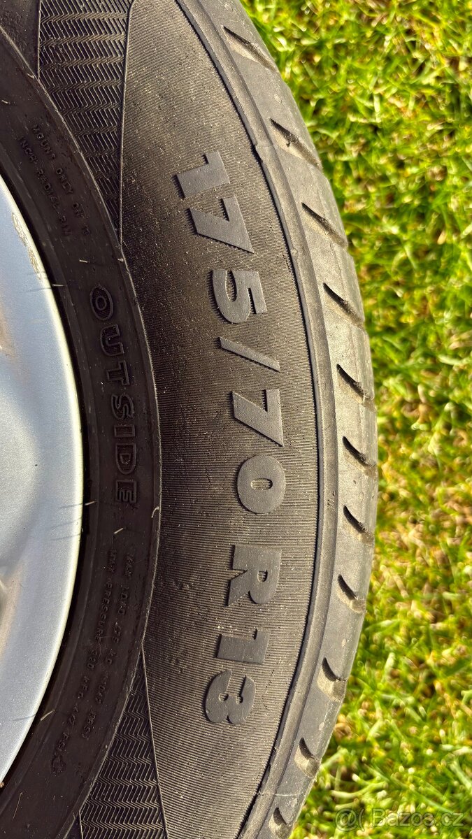 ALU kola 4x100 R13 + Nokian 175/70 R13 ( letní ) - 4