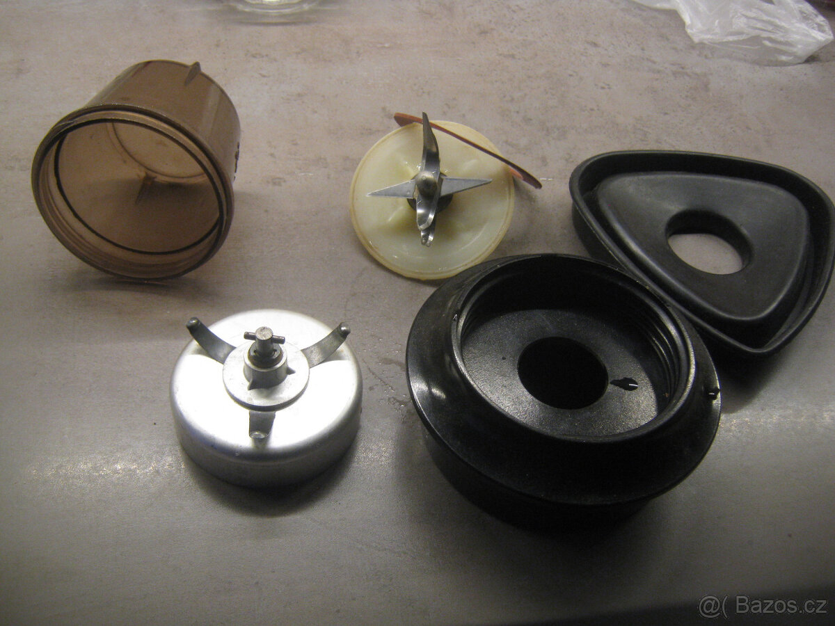 Prodám kovovou převodovku na starší kuchyňský robota ETA - 4