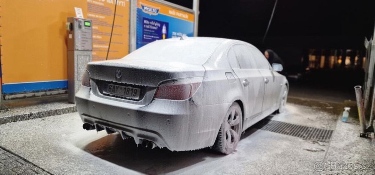 BMW DupleX E60 E61 Difuzor zadního nárazníku– Černý lesk - 4