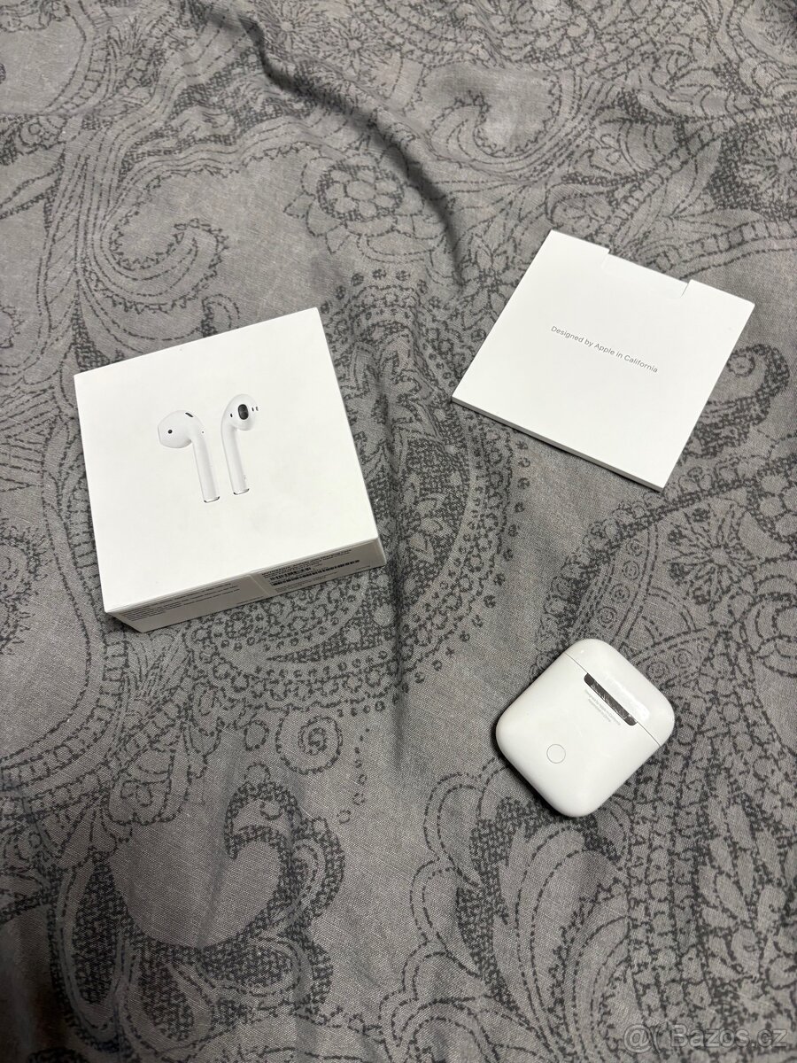 AirPods - 4