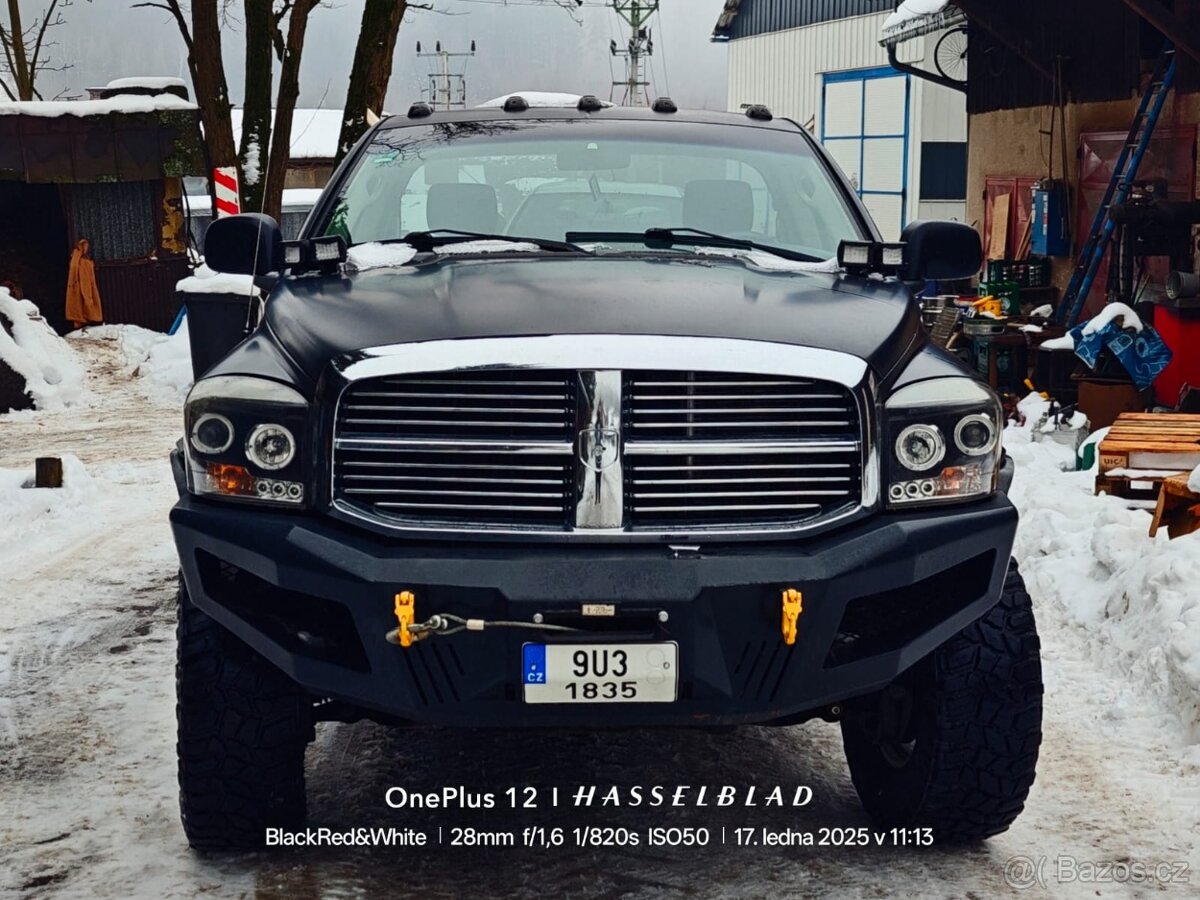 Dodge RAM 1500 4,7 V8 - 4