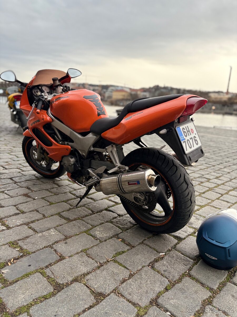 Honda vtr 1000 - 4