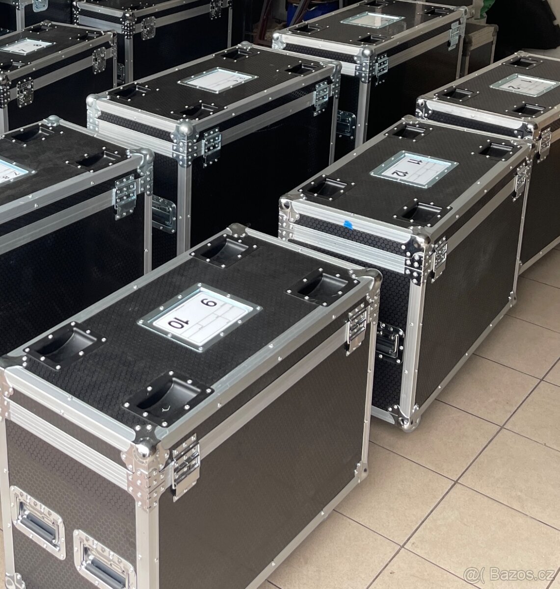 12 x LED WASH 19x15W - 4