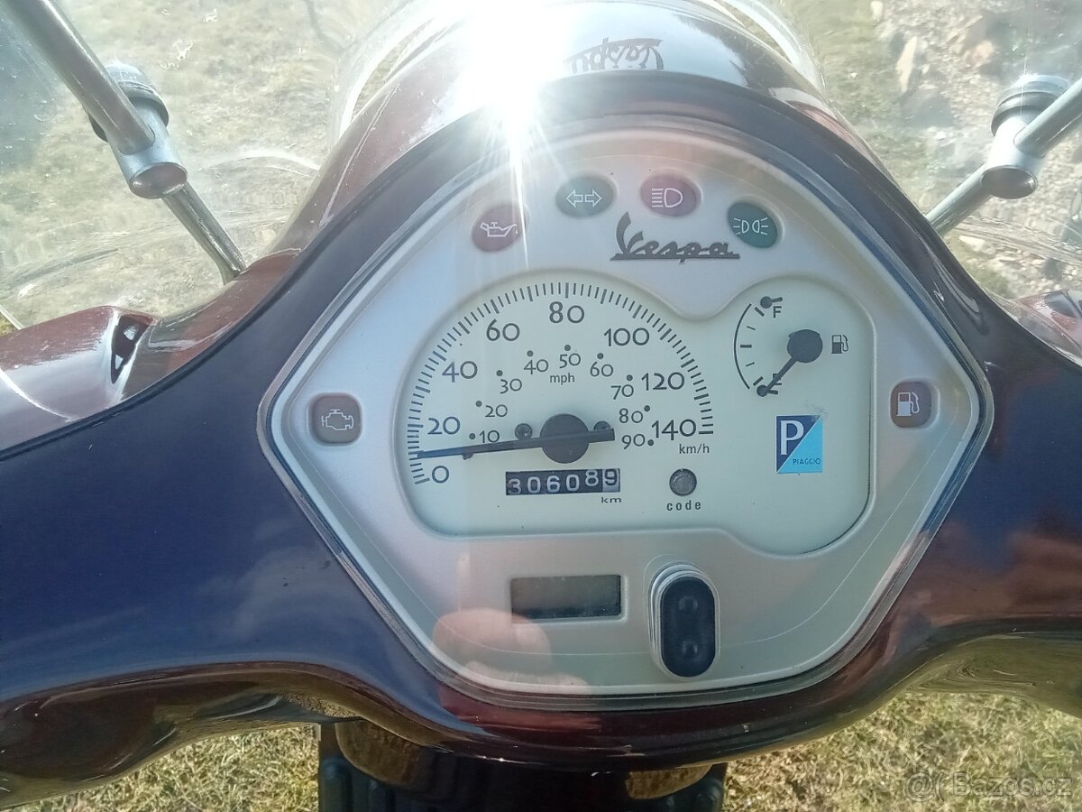 Prodám Vespu LX150 i e. - 4
