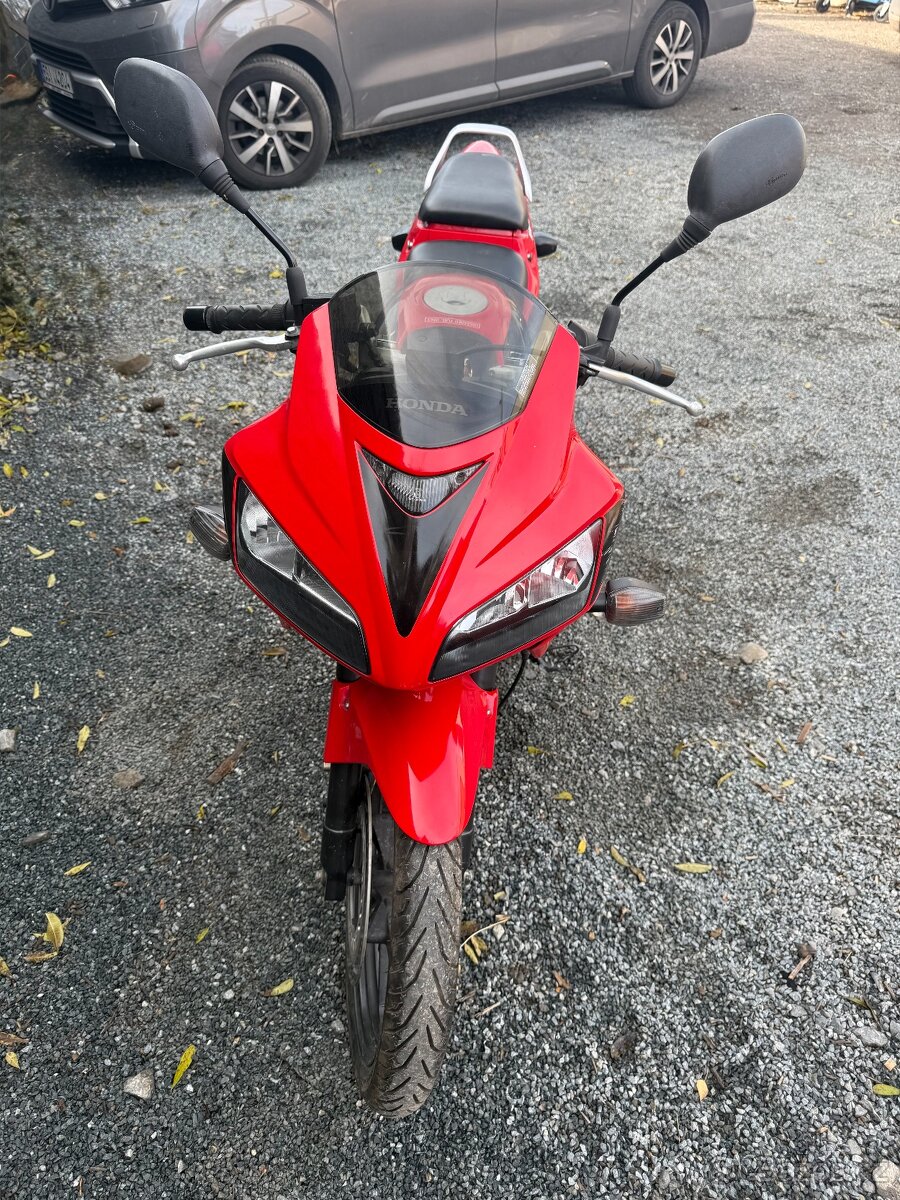 Honda CBR 125R - 4