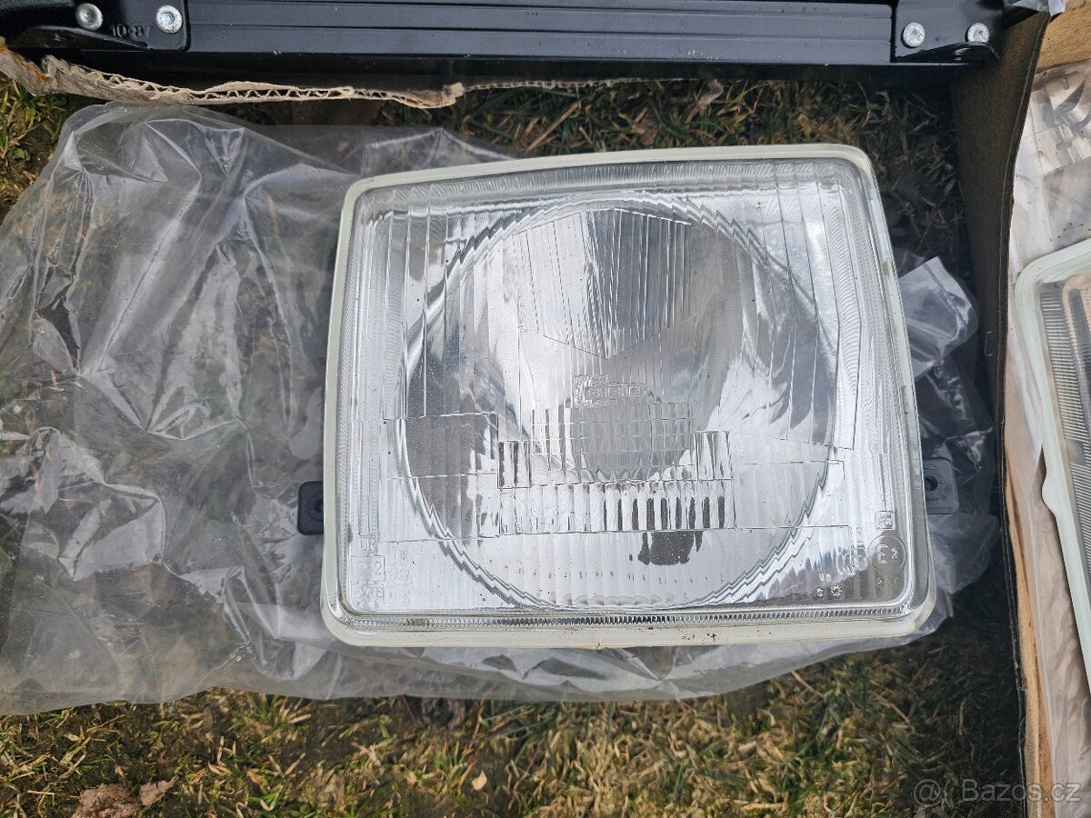 Náhradní díly na Peugeot - 4