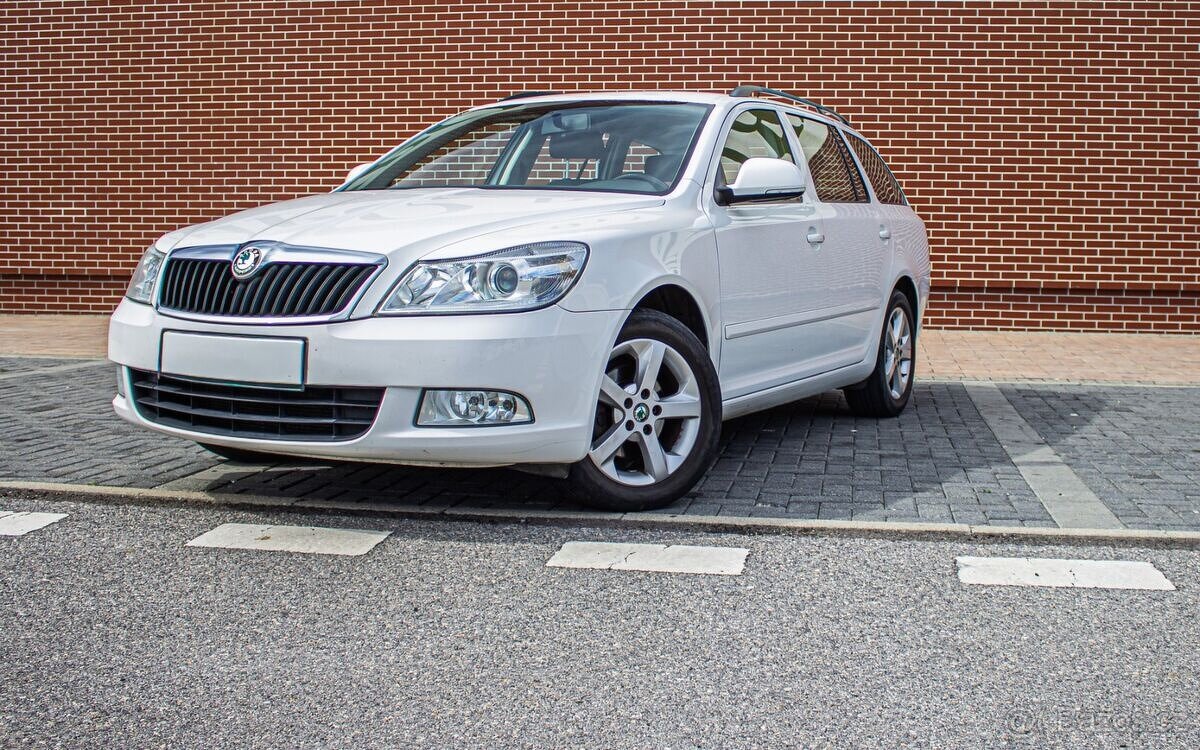 Predám Škoda Octavia 2 facelift 1.6tdi 77kW 2012 - 4