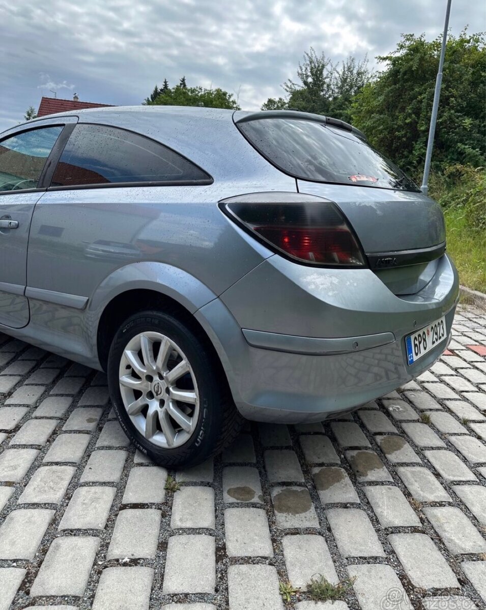 Opel astra h gtc 16v - 4
