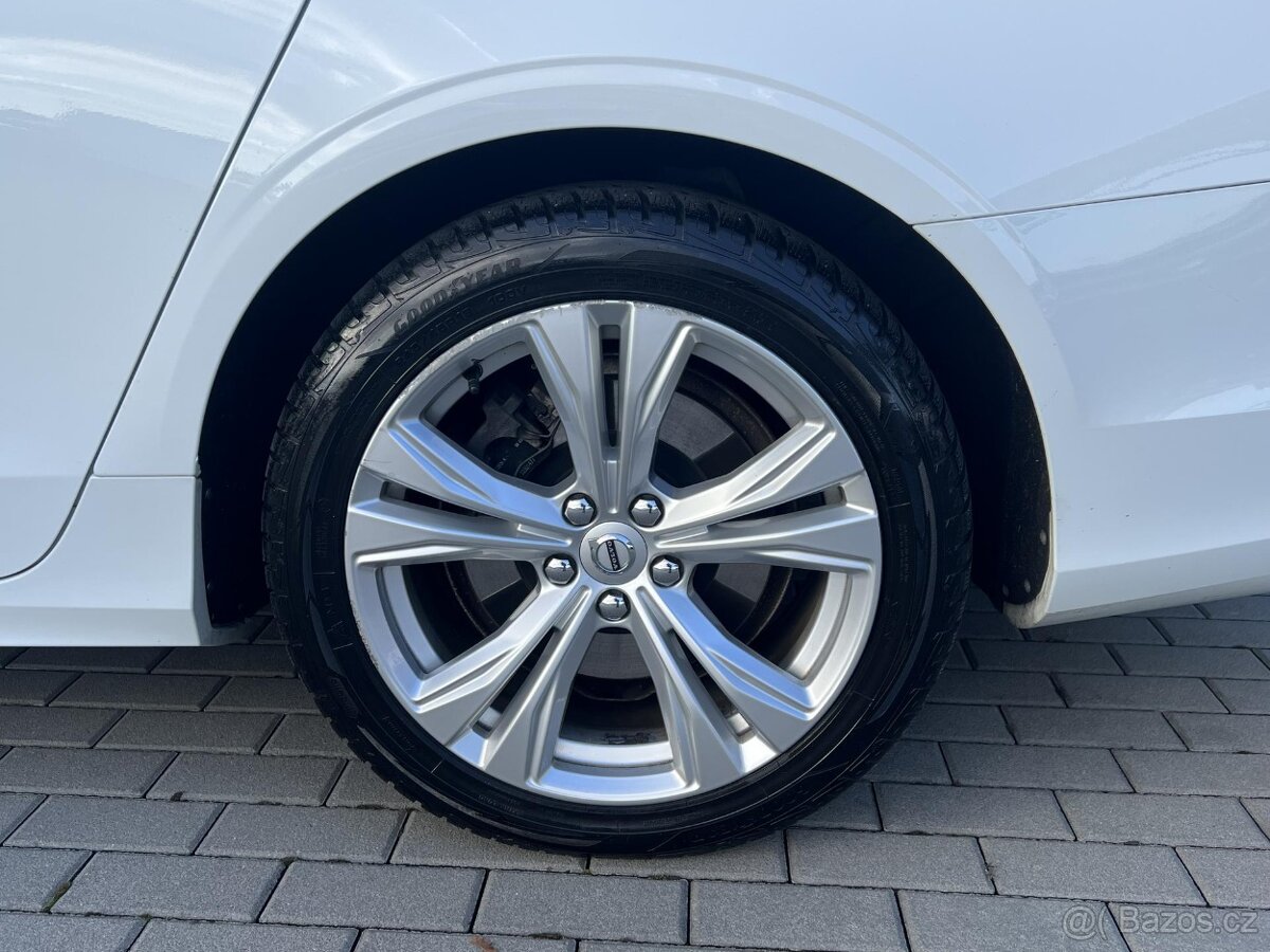 Volvo V90 2.0d145KwB4AWDMomentum,172 tkm, cena s DPH - 4