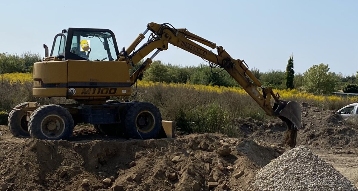 Kolové rypadlo HYDREMA M1100 - 4