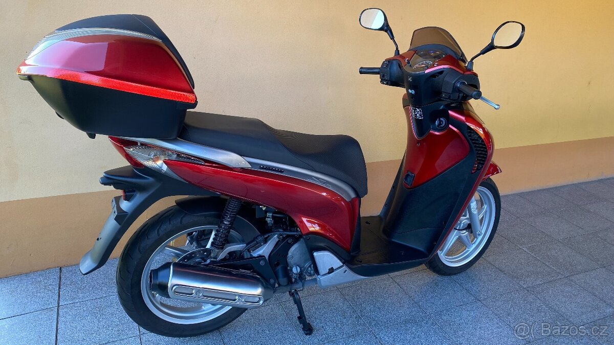 Honda SH 125i / po 1.majiteli / 2x klíč /nové pneu/ serviska - 4