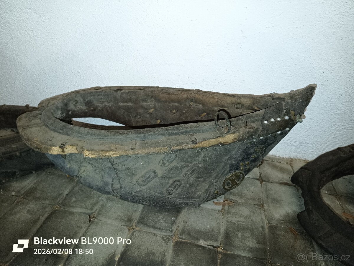 Prodám staré koňské chomouty – 4 ks. - 4