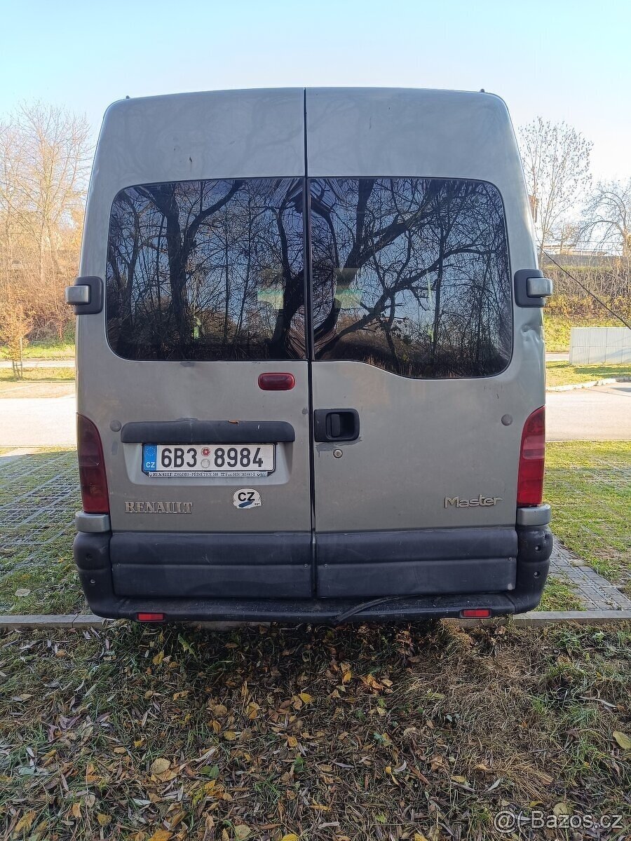 Renault master 2.2 dci L2h2 šestimístný - 4