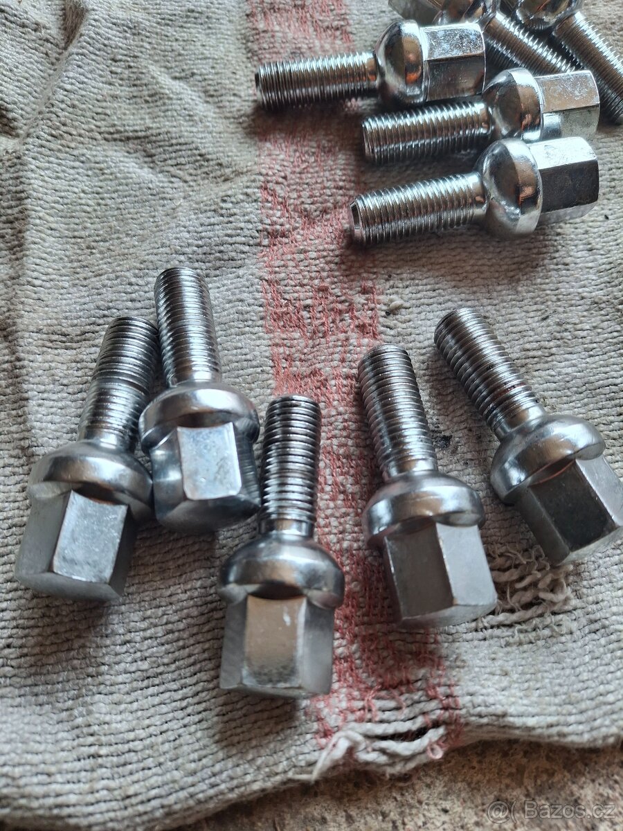 Kolove srouby chromovane 12x1,5 mm - 4