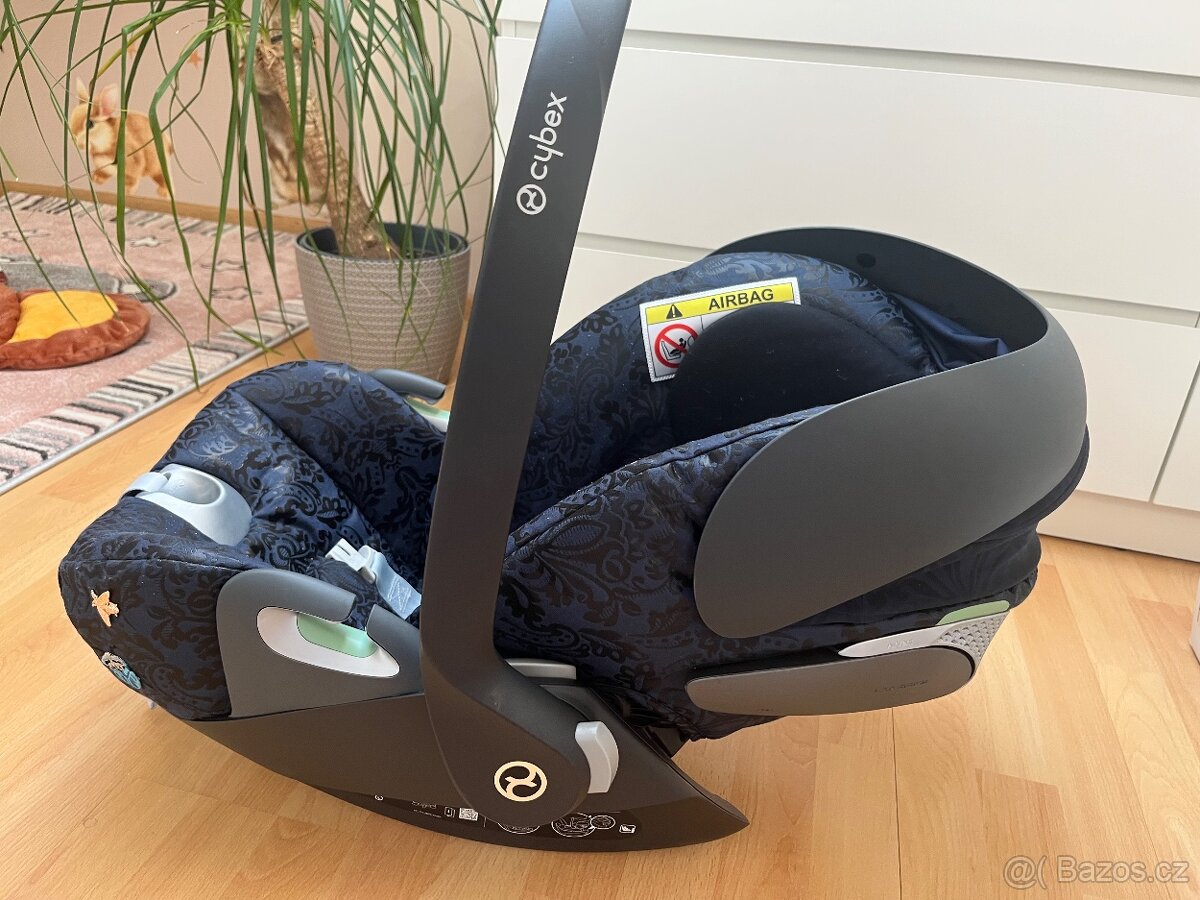 Prodám autosedačku Cybex s isofixem plus 2 vložky - 4