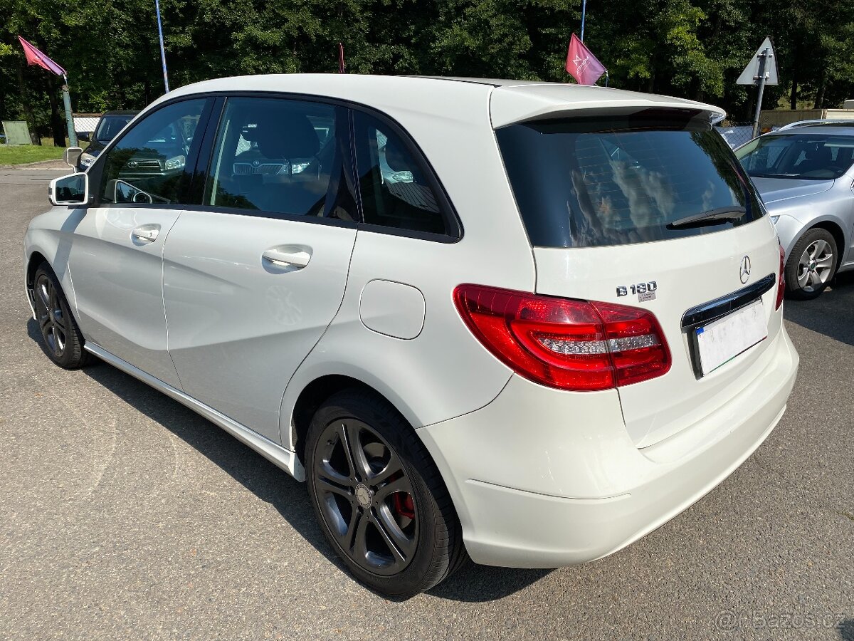 MERCEDES BENZ B 180 CDi - 4