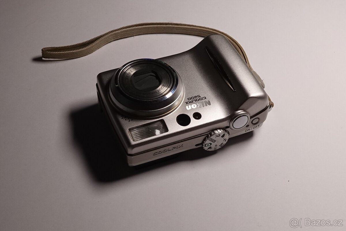 NIKON Coolpix 5200 - 4