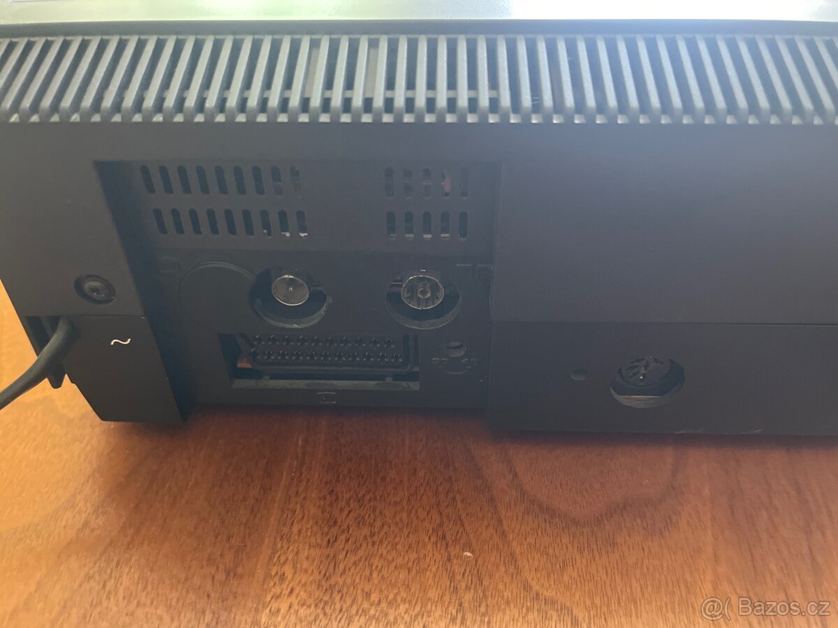Funkční retro videorekordér TESLA VM 6465 (Philips) - 4