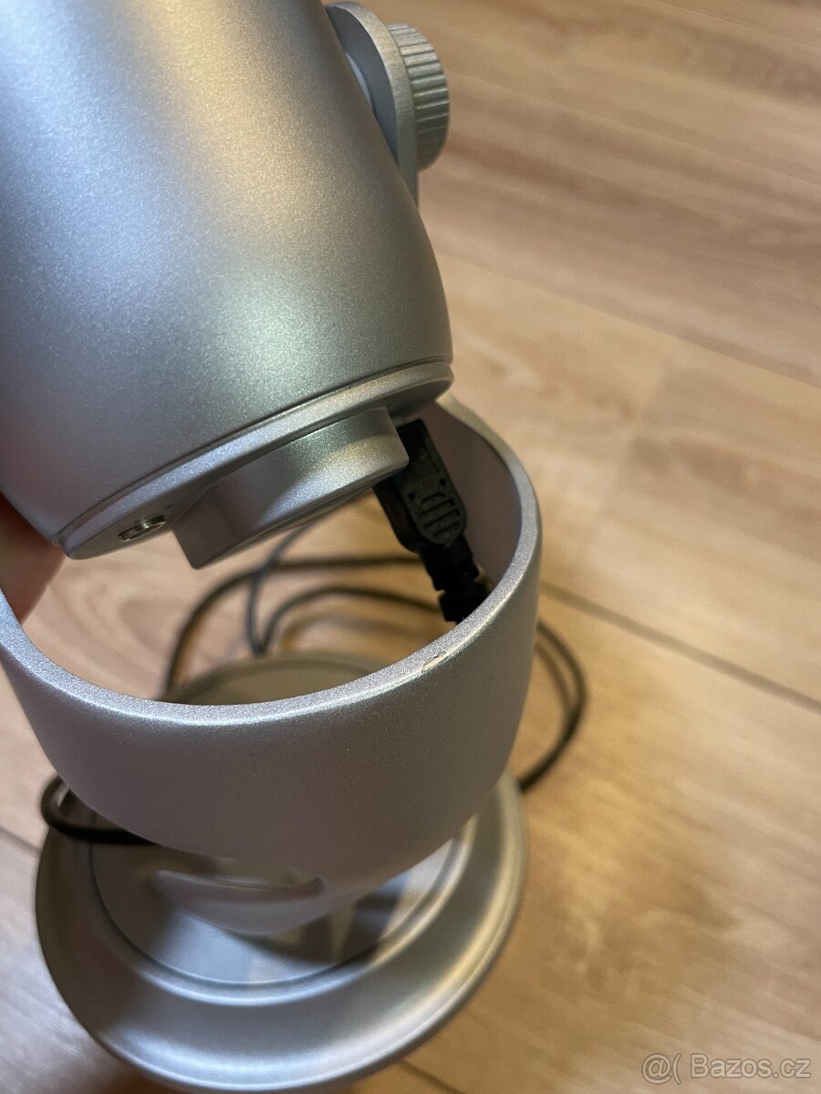 Legendární USB mikrofon Blue yeti - 4