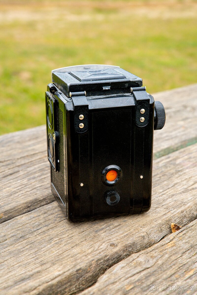 fotoaparát Lubitel 2 (středoformát, 6x6) - 4