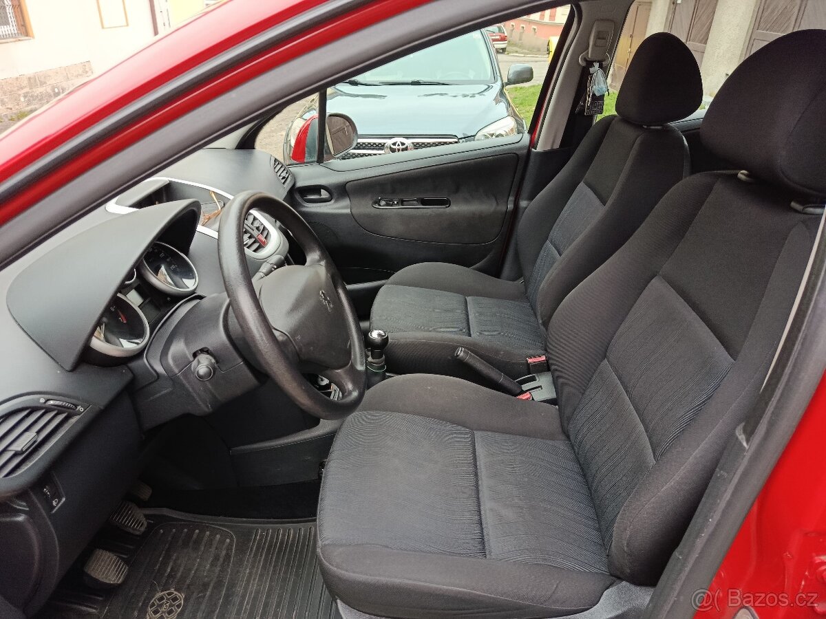 Peugeot 207 1.4.i - 4