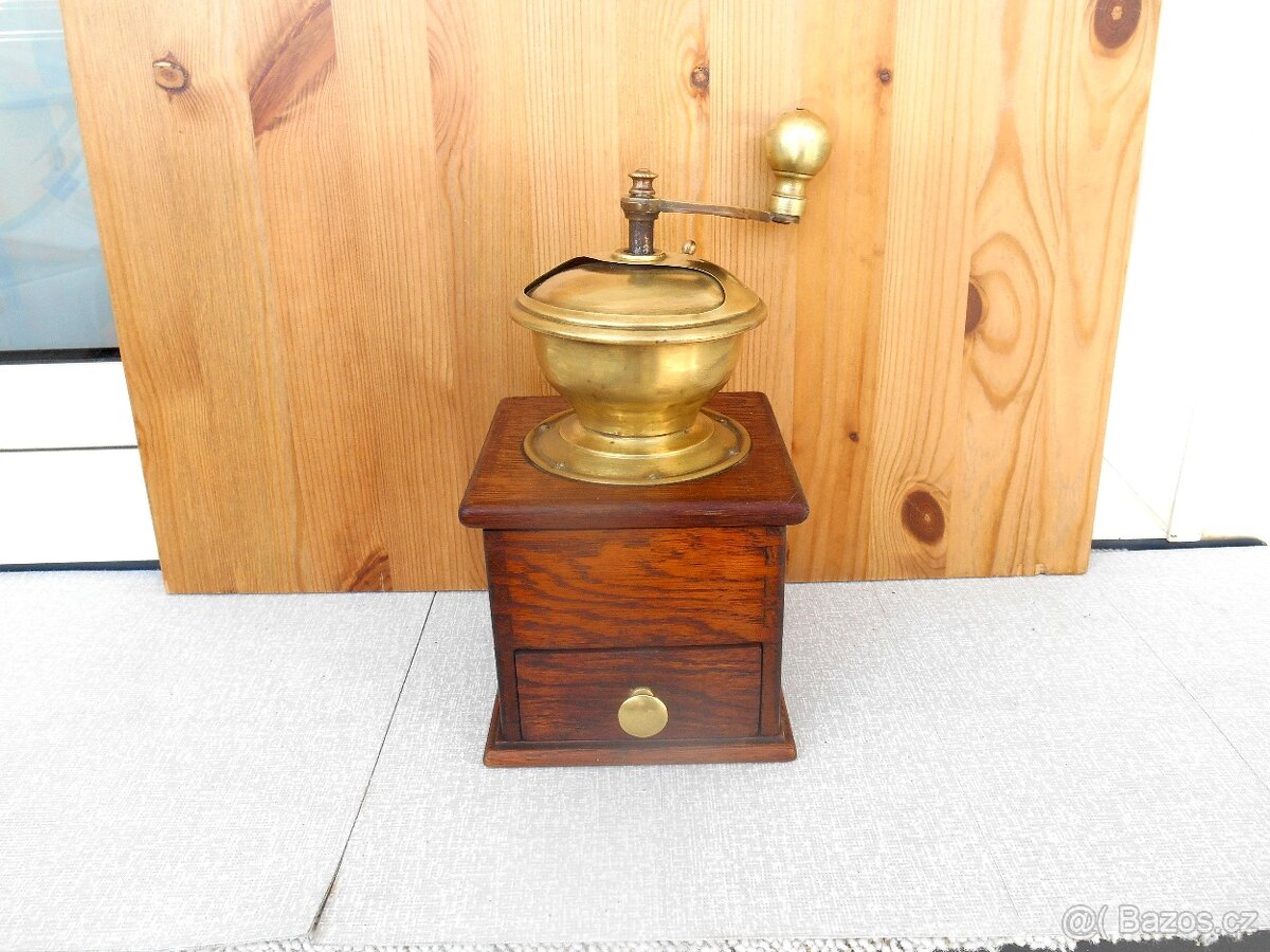 Velký kafemlýnek s mosazí - 4