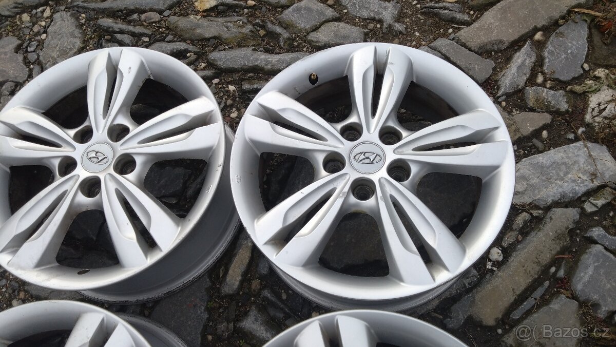 prodám ORIGINÁL al kola 17 5x114,3 na HYUNDAI - 4