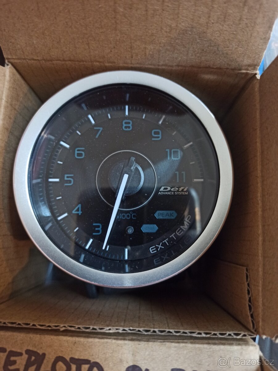 Jednotka Defi Advance ZD + 3 budíky - 4