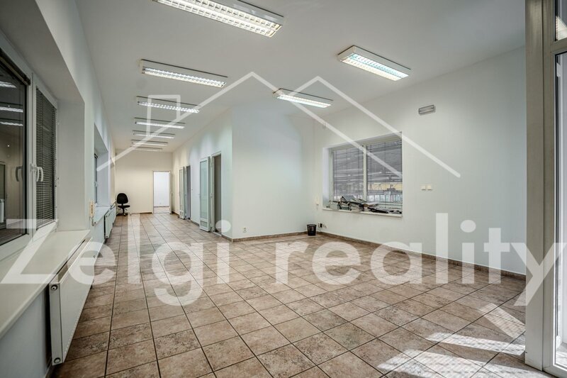 Kompletně soběstačný výrobní a skladový areál s kancelářemi - 4