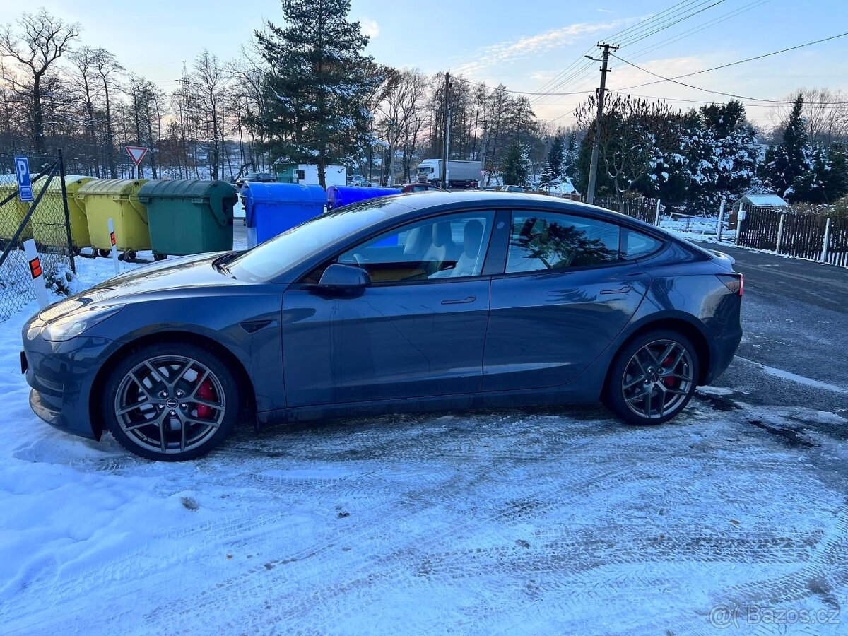 Tesla 3 Performance 5/2023 39. tis. km , záruka - 4