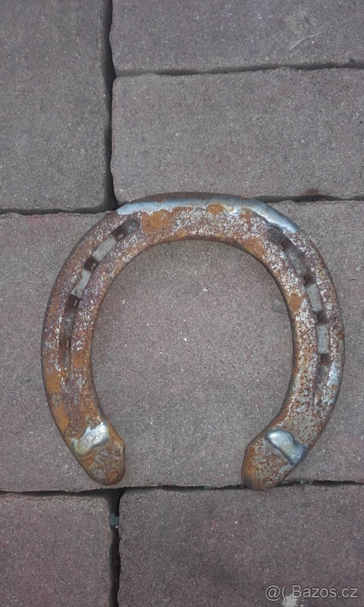 Koňská podkova . - 4