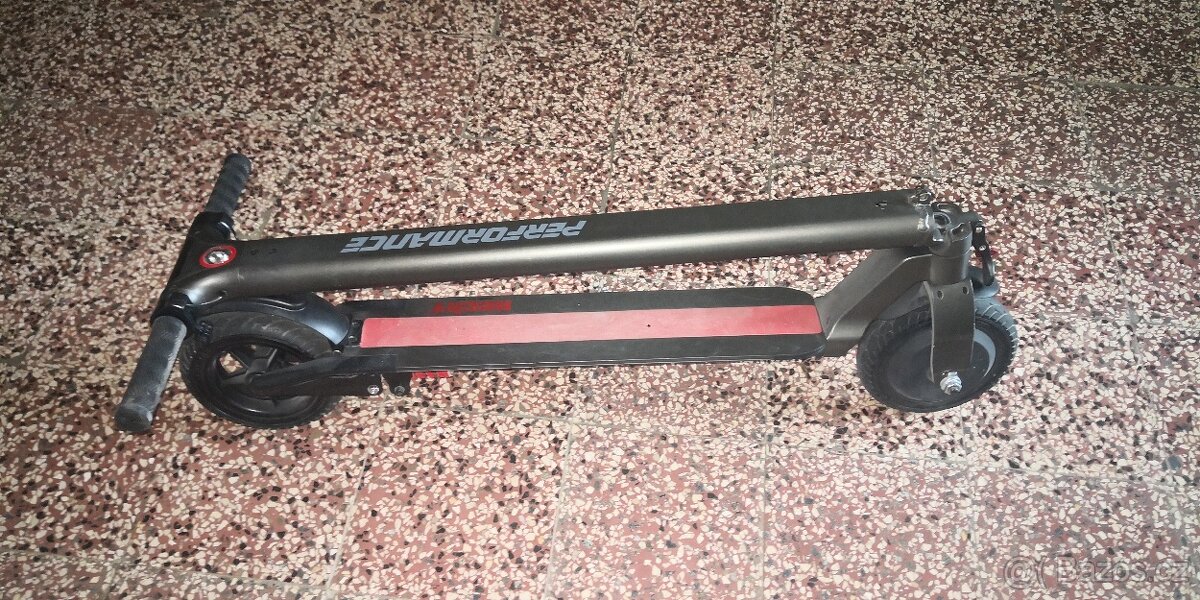 Elektrokoloběžka Hecht - 4