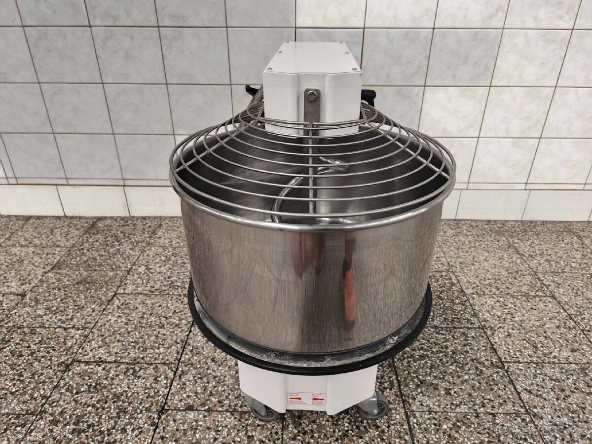 Prodám hnětač těsta model HTS532T - 4