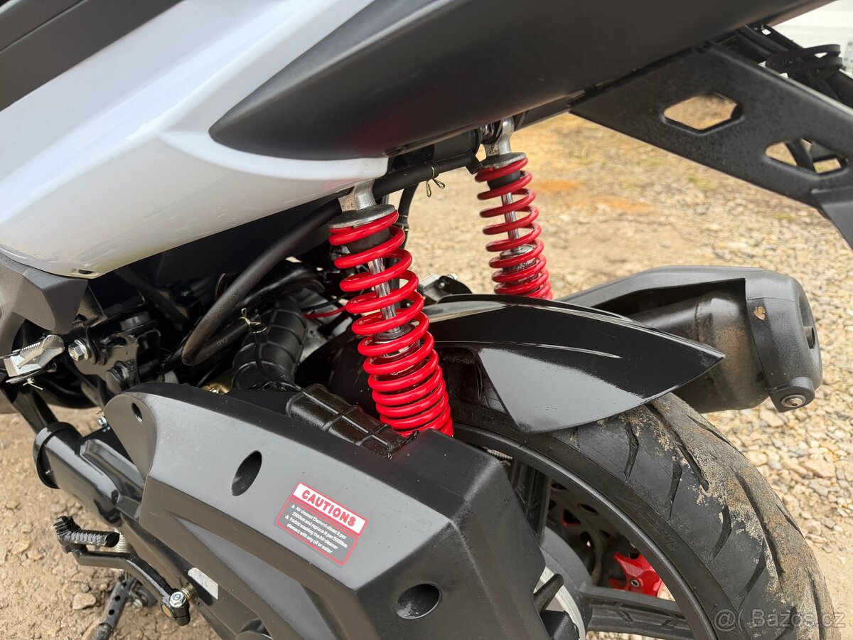 Maxon 125 zánovní - 4