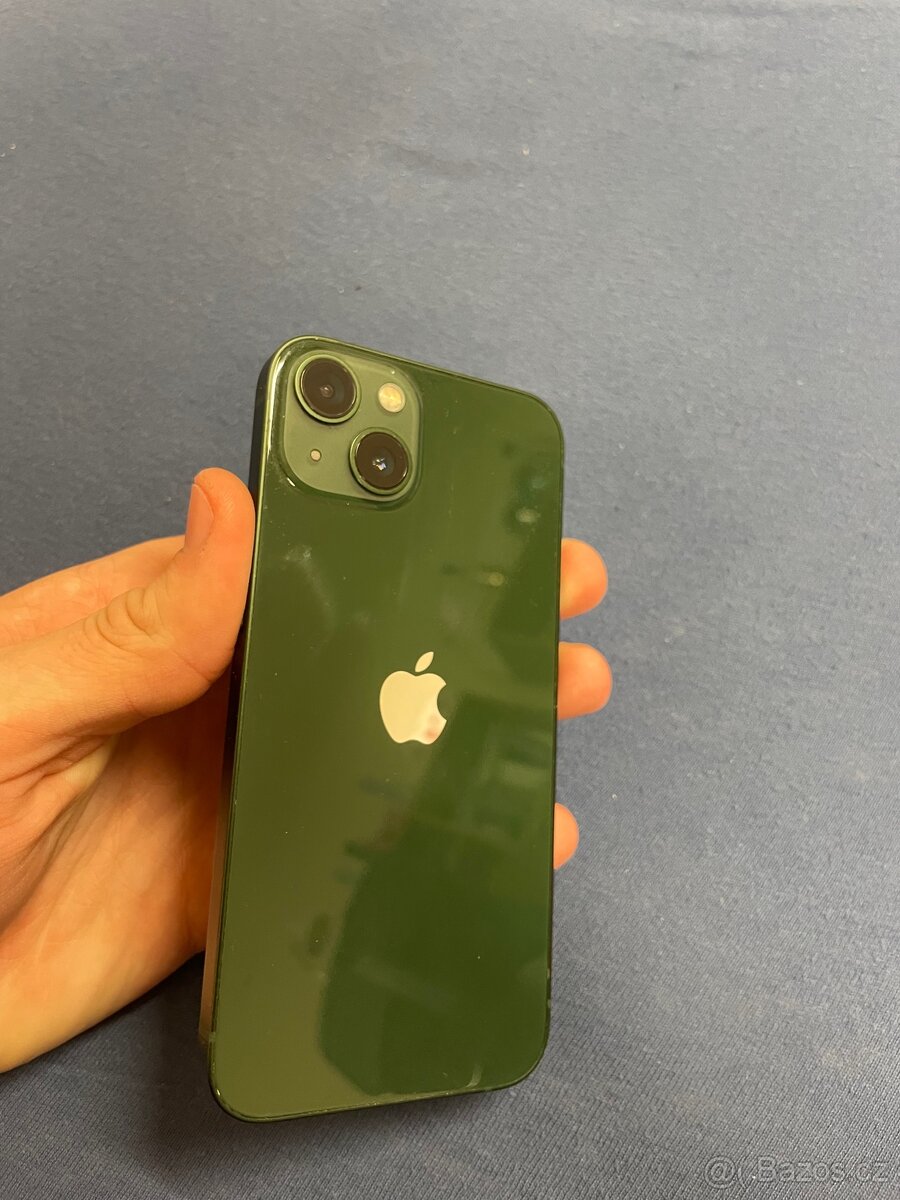 Apple iPhone 13 (256 GB) - 4