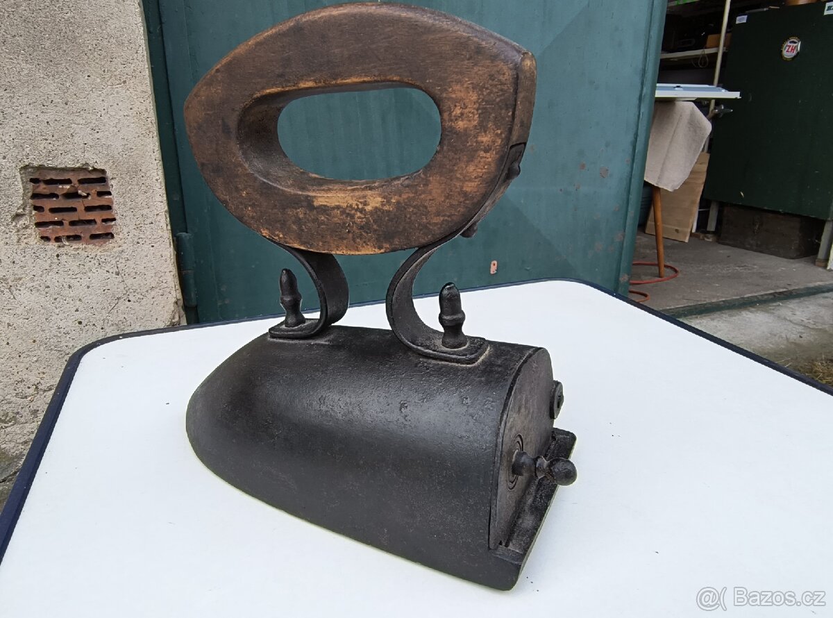 Starožitná žehlička - 4