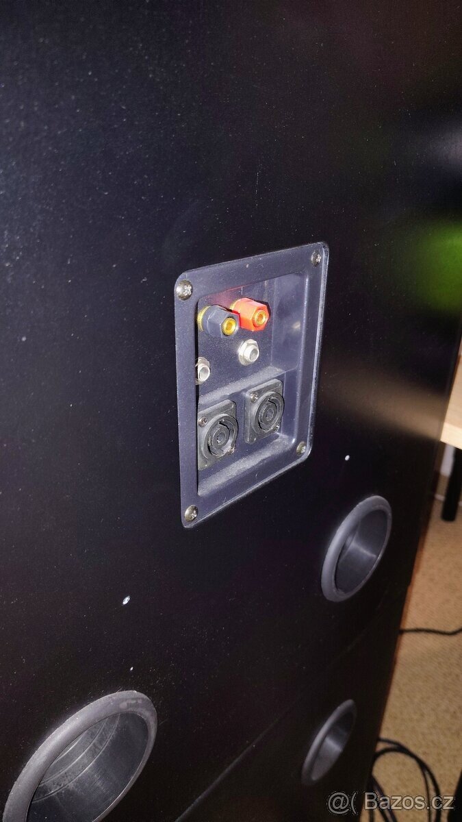 Dva subwoofery + zesilovač 2 x 400W - 4