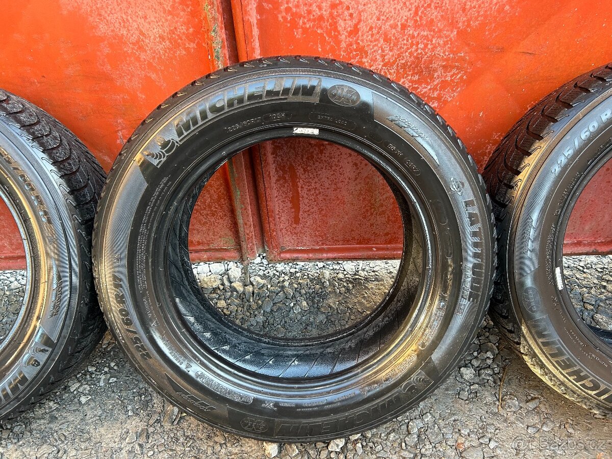 Prodám gumy 225/60/17 Michelin - 4
