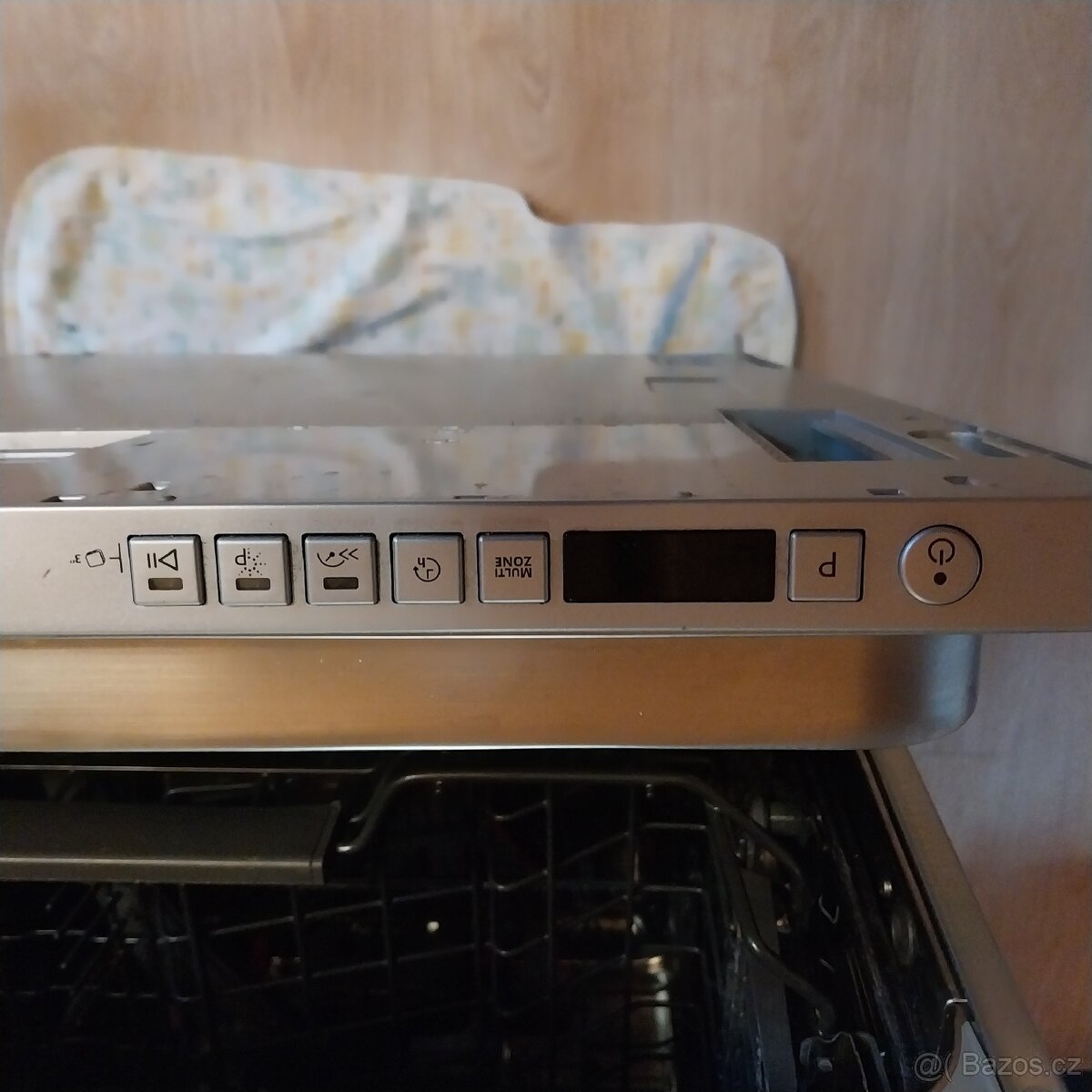 Vestavná myčka whirpool - 4