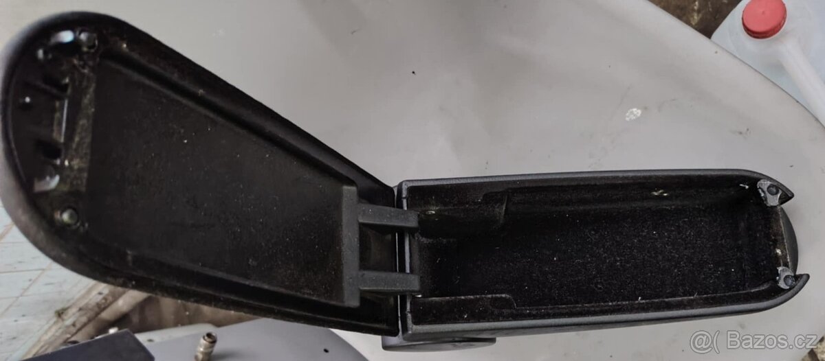 prodám loketku do VW Bory a Golfa 4 - 4