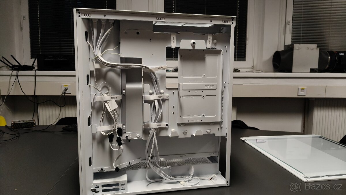 Počítačová skříň NZXT H7 flow - 4