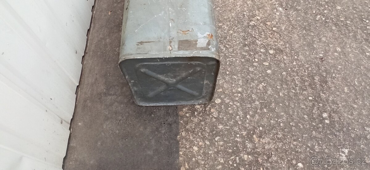 PRODÁM NA TATRA 603-3 NÁDRŽ - 4