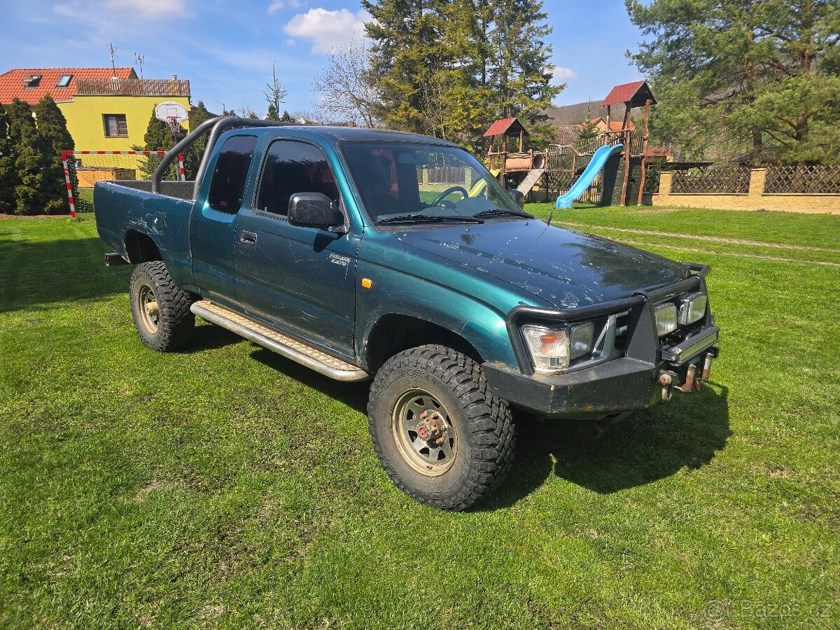 Toyota Hilux, 2.4TD