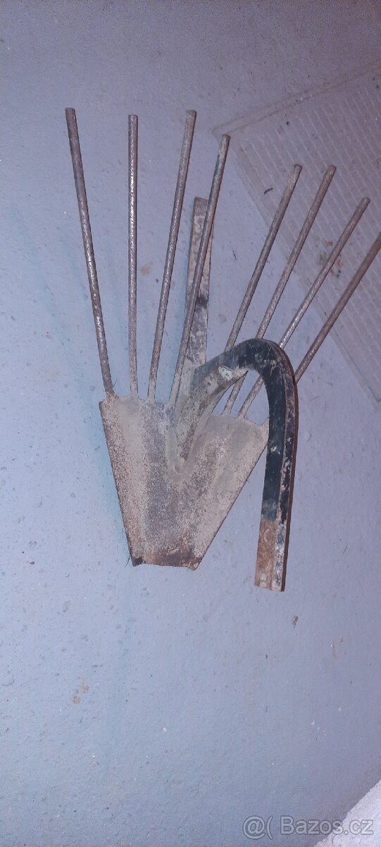 Vyorávač brambor, kola ,osy ,Motor Jikov, příslušenství. - 4