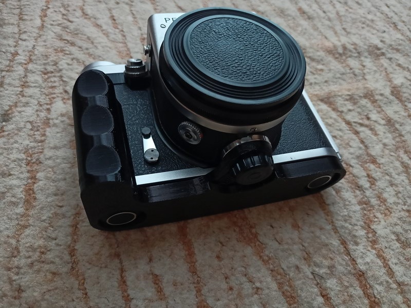 Krytky Pentacon SIX - 4