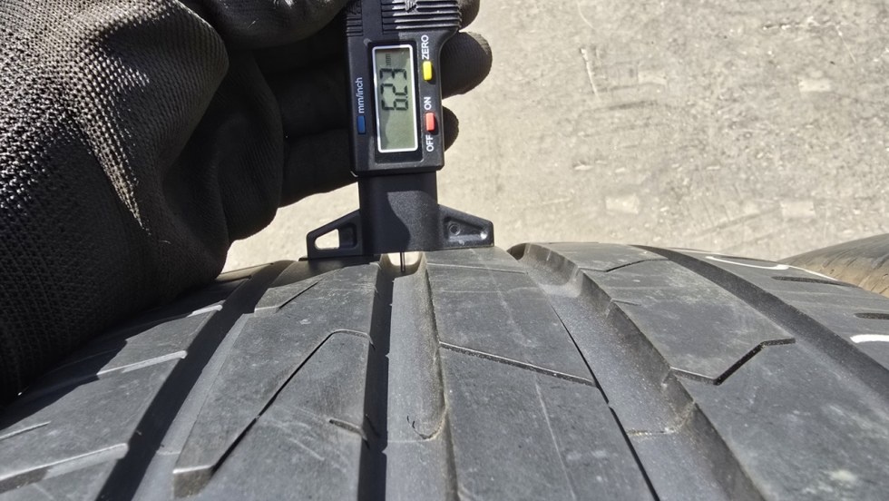 Letní pneu 235/45/18 Hankook - 4