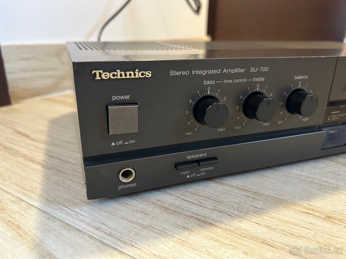 Zesilovač Technics SU-700 Stereo Integrated Amplifier - 4