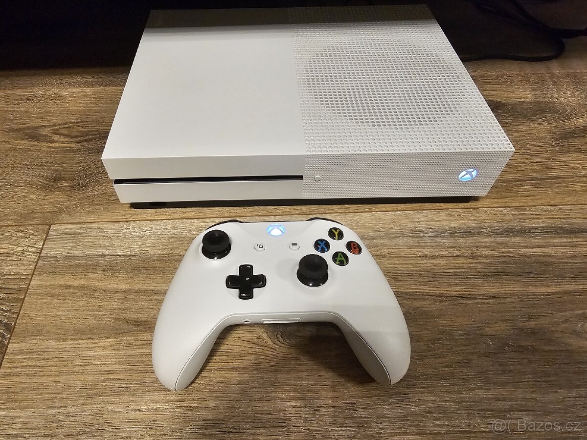 Xbox one s 1TB + ovladač - 4